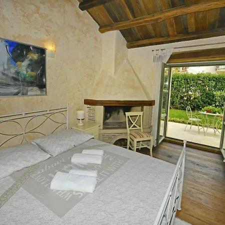 Zvonar Near Motovun With Large Pool And Whirlpool Villa