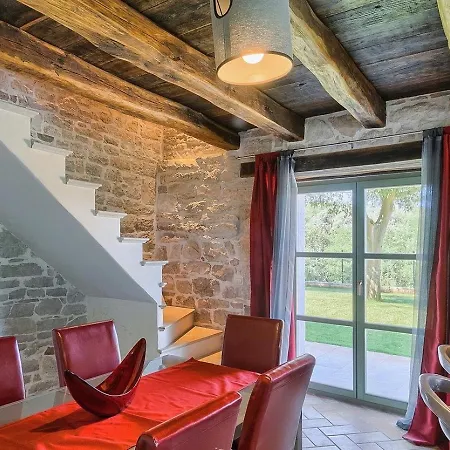 Villa Zvonar Near Motovun With Large Pool And Whirlpool *