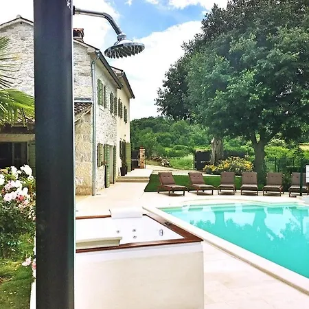 Zvonar Near Motovun With Large Pool And Whirlpool Villa *