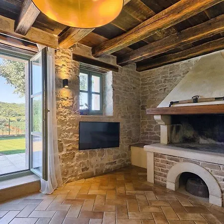 Villa Zvonar Near Motovun With Large Pool And Whirlpool *