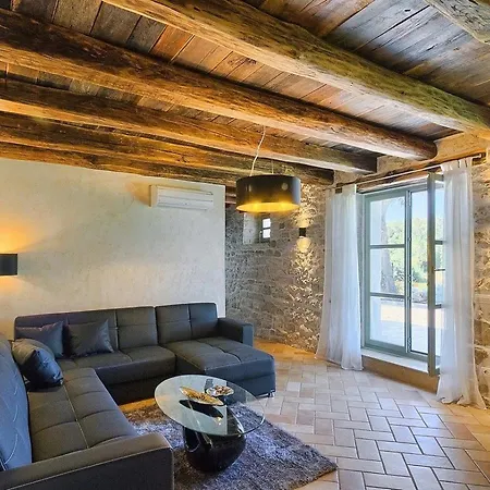 Zvonar Near Motovun With Large Pool And Whirlpool Villa *