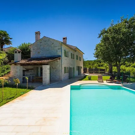 Zvonar Near Motovun With Large Pool And Whirlpool Villa Rakotule